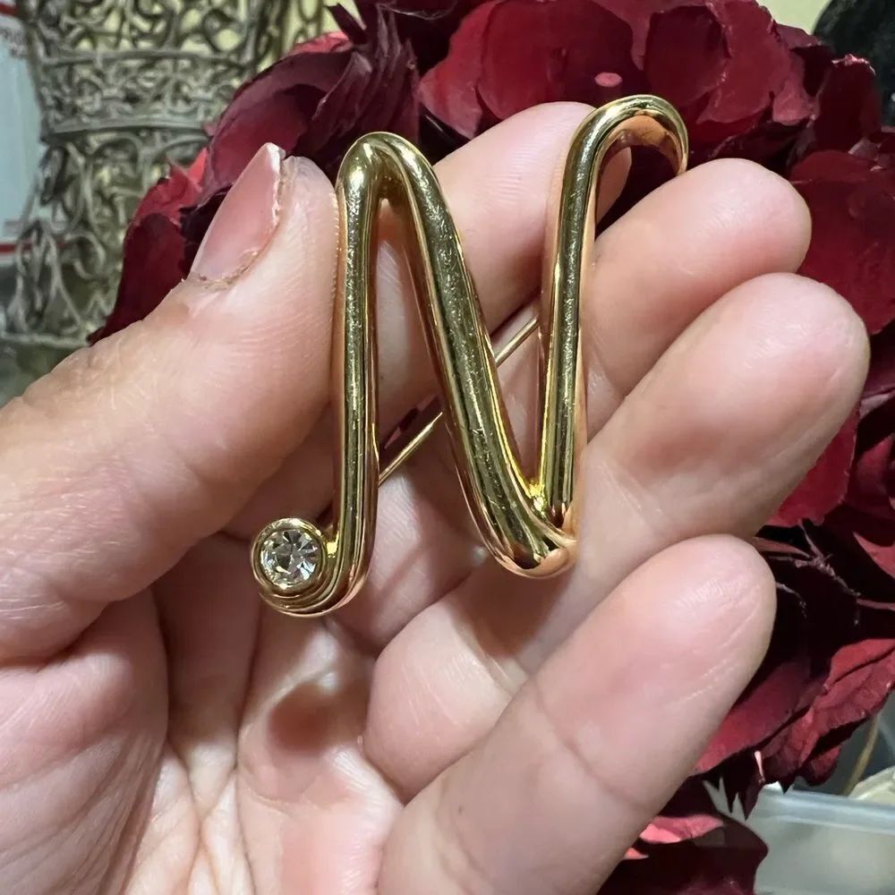 MONET VINTAGE INITIAL N WITH A RHINESTONE GOLDTONE PIN BROOCH